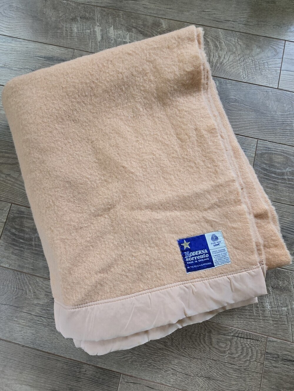 Vintage Moderna Sorrento Wool Blanket